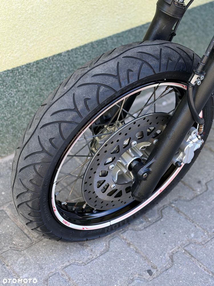 Yamaha WR - 28