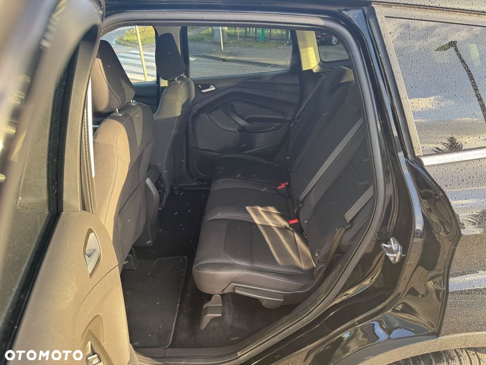 Ford Kuga 1.5 EcoBoost 2x4 Titanium - 17
