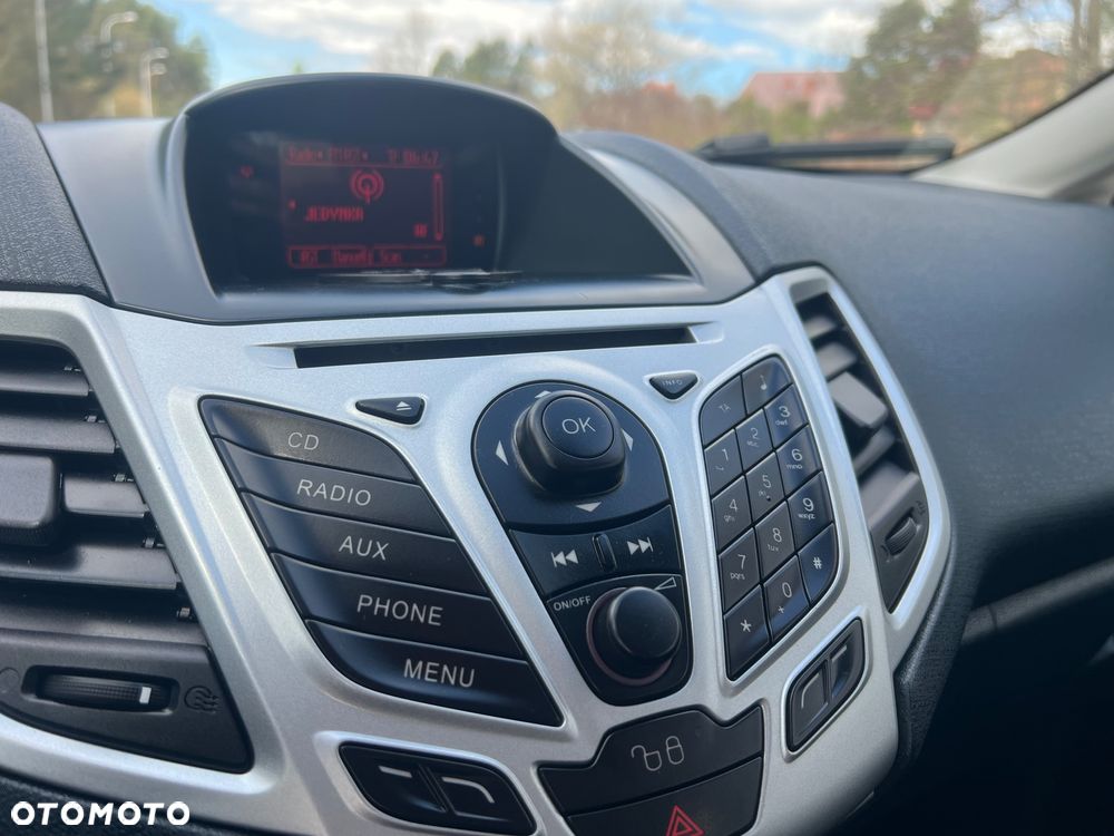 Ford Fiesta 1.25 SYNC Edition - 28