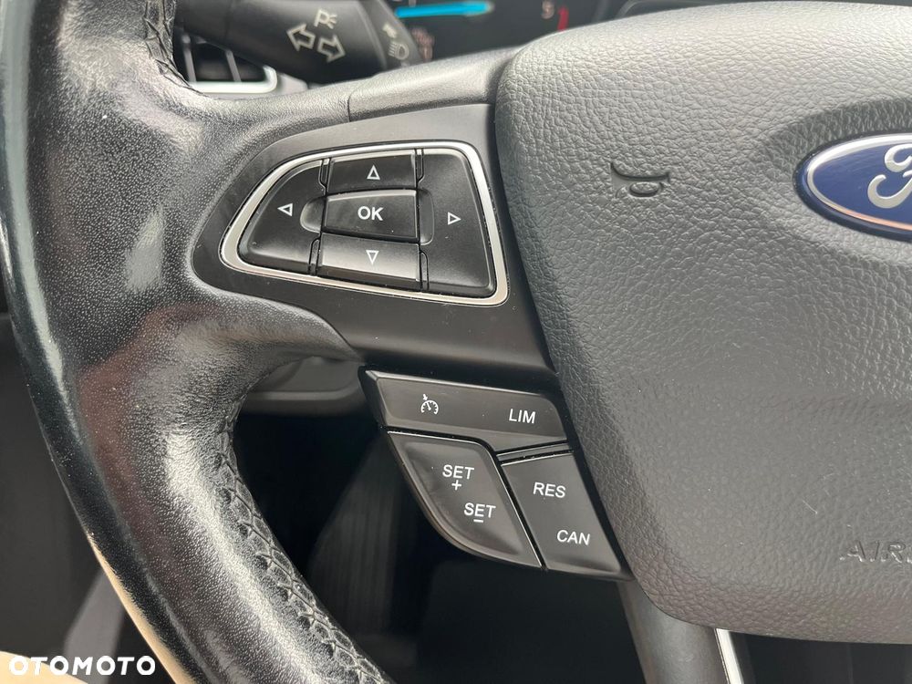 Ford Kuga 2.0 TDCi 2x4 Titanium - 8