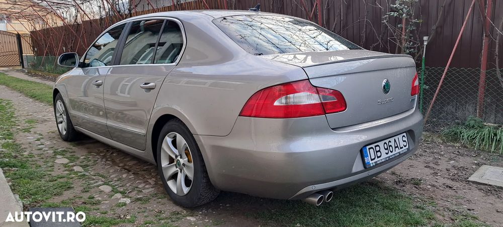 Skoda Superb 1.6 TDI GreenLine - 16