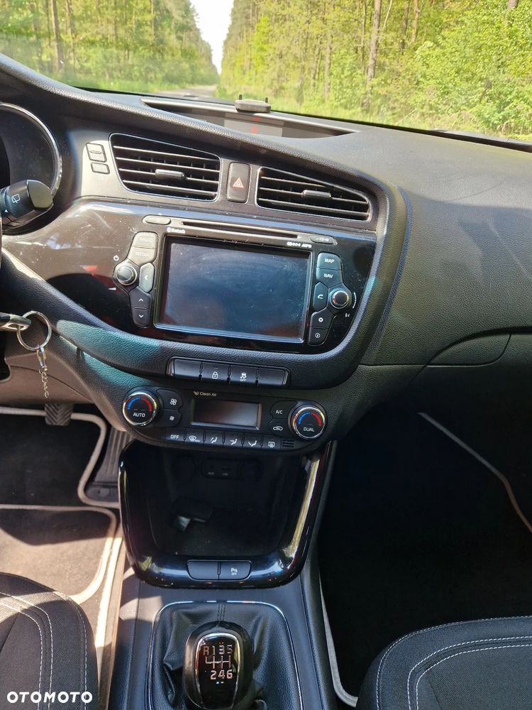 Kia Ceed - 8