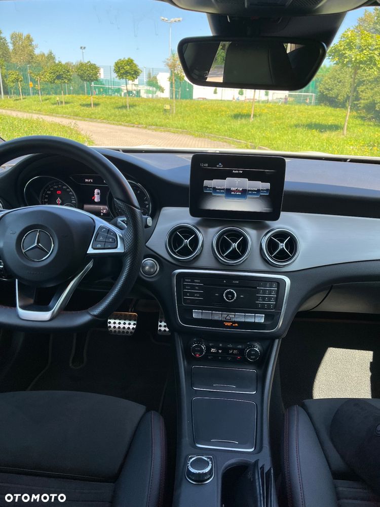 Mercedes-Benz GLA 200 7G-DCT AMG Line - 15