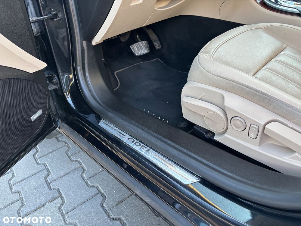 Opel Insignia 1.6 T Cosmo - 16
