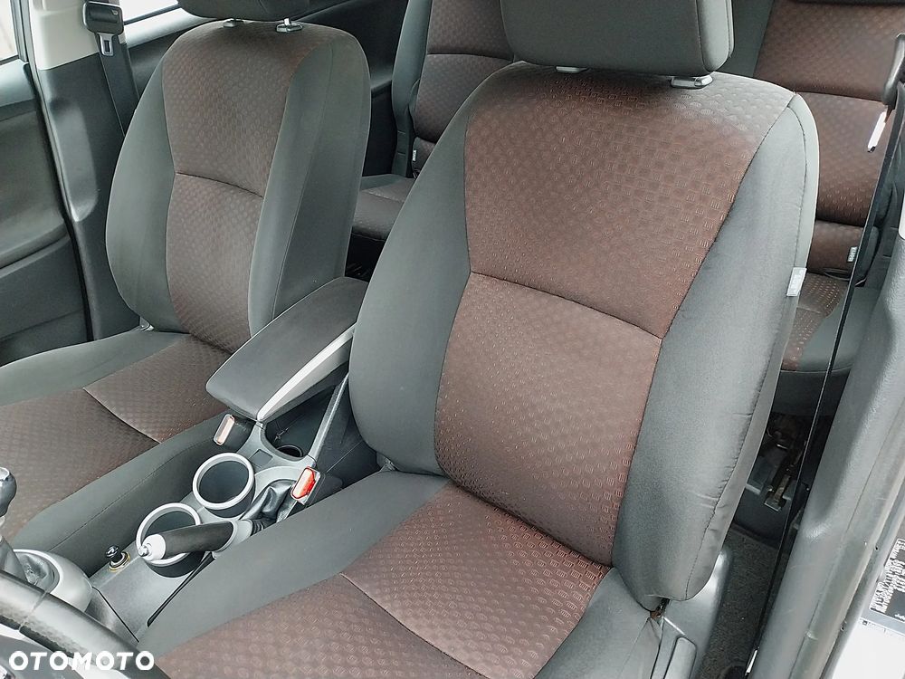 Toyota Verso 1.8 Executive - 17