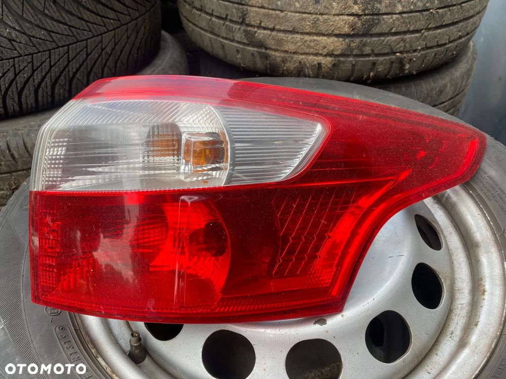 Sprzedam Lampy tylnie Ford Focus - 1