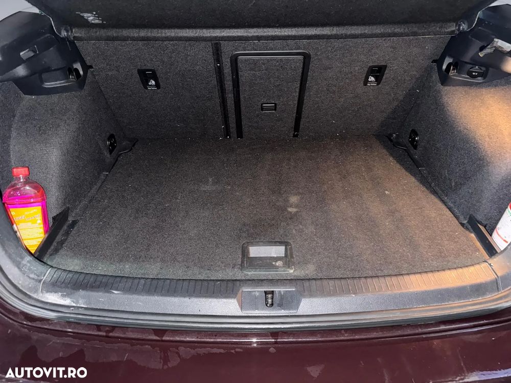 Volkswagen Golf - 10