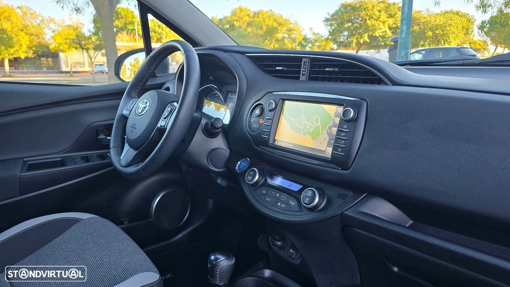 Toyota Yaris 1.5 HSD 20 Anos - 49