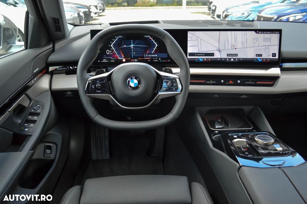 BMW Seria 5 520i AT MHEV - 36