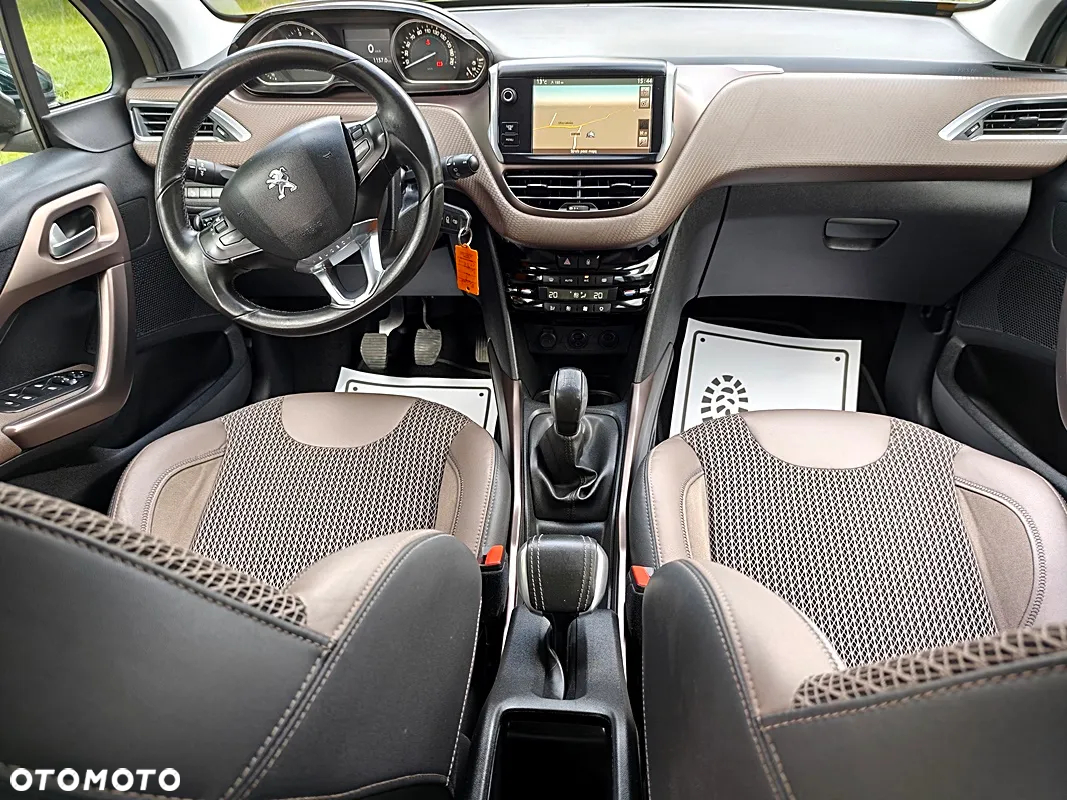 Peugeot 2008 1.2 Pure Tech Style - 21