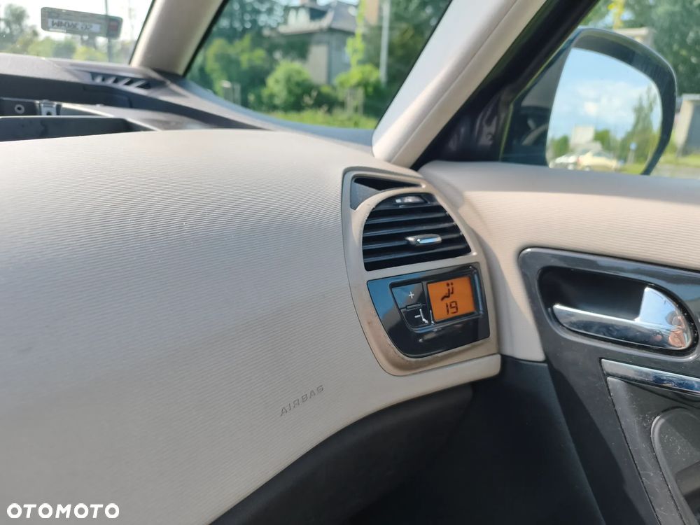 Citroën C4 Grand Picasso 2.0 16V EGS6 Exclusive - 31