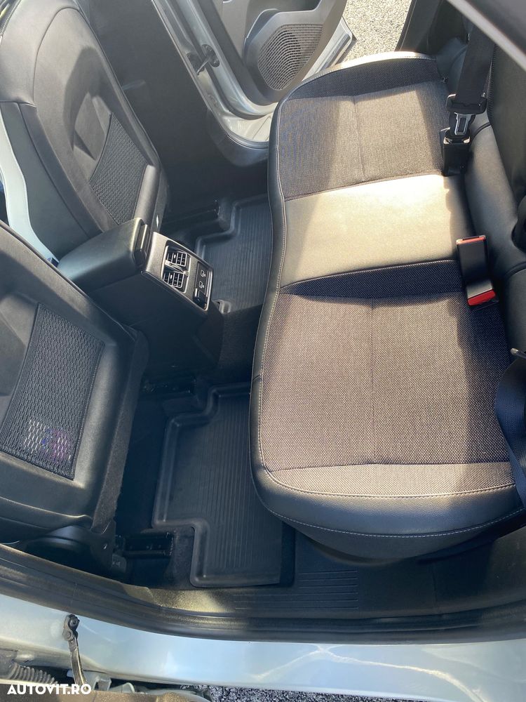 Renault Captur MHEV 140 Techno - 7