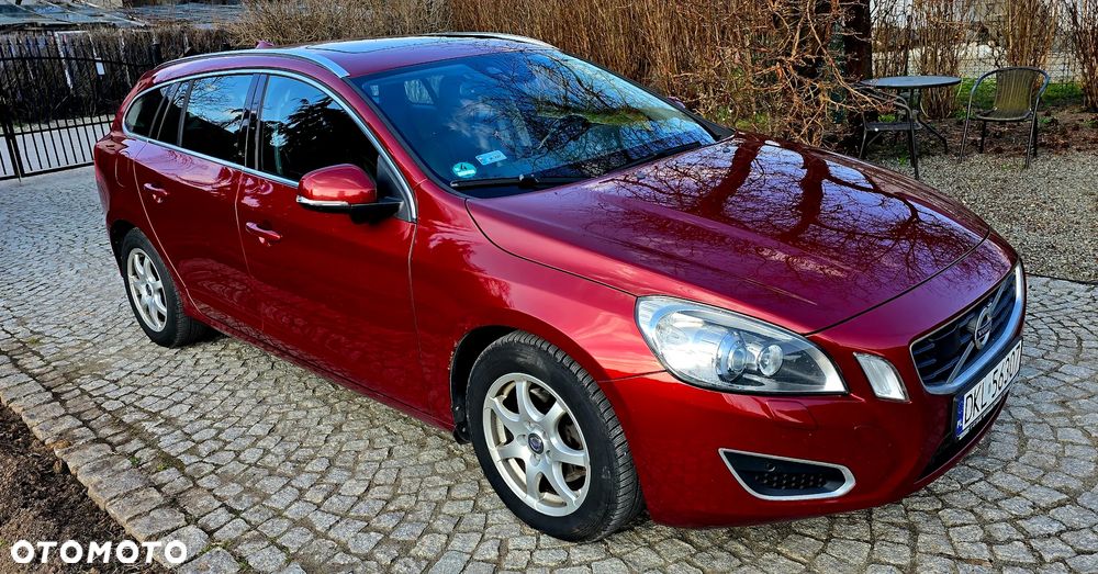 Volvo V60 D4 R-Design Summum - 2