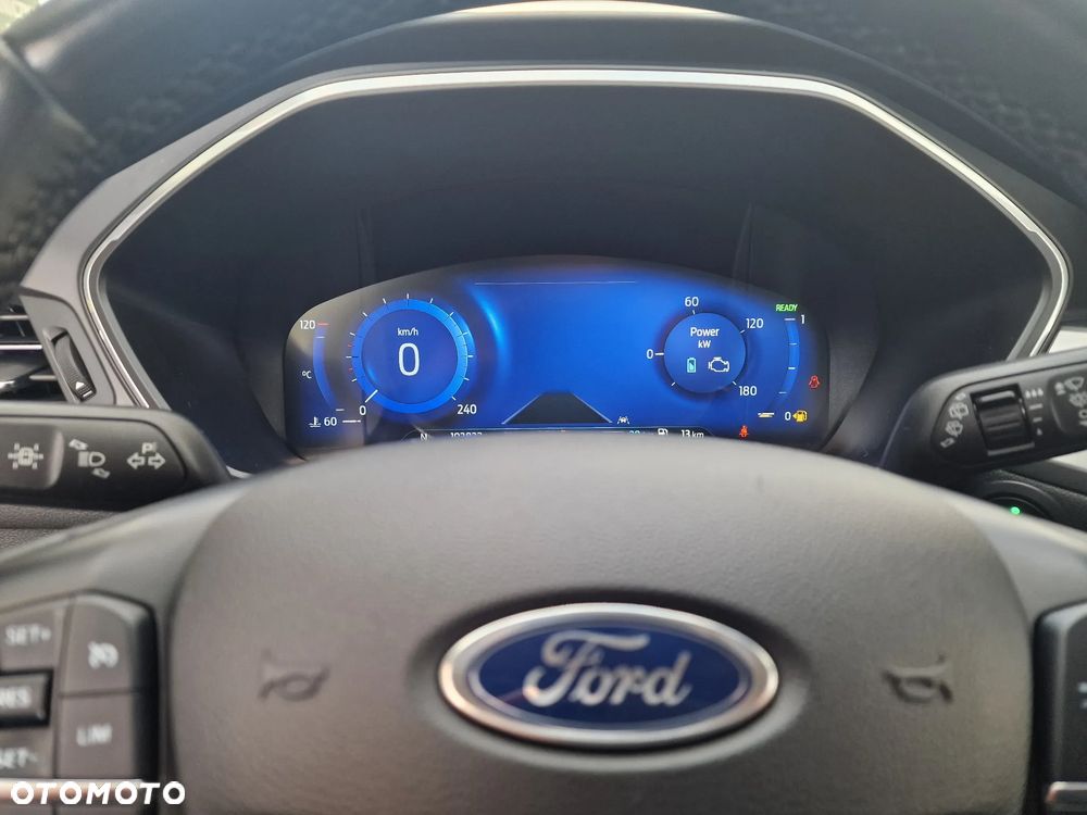 Ford Kuga - 10