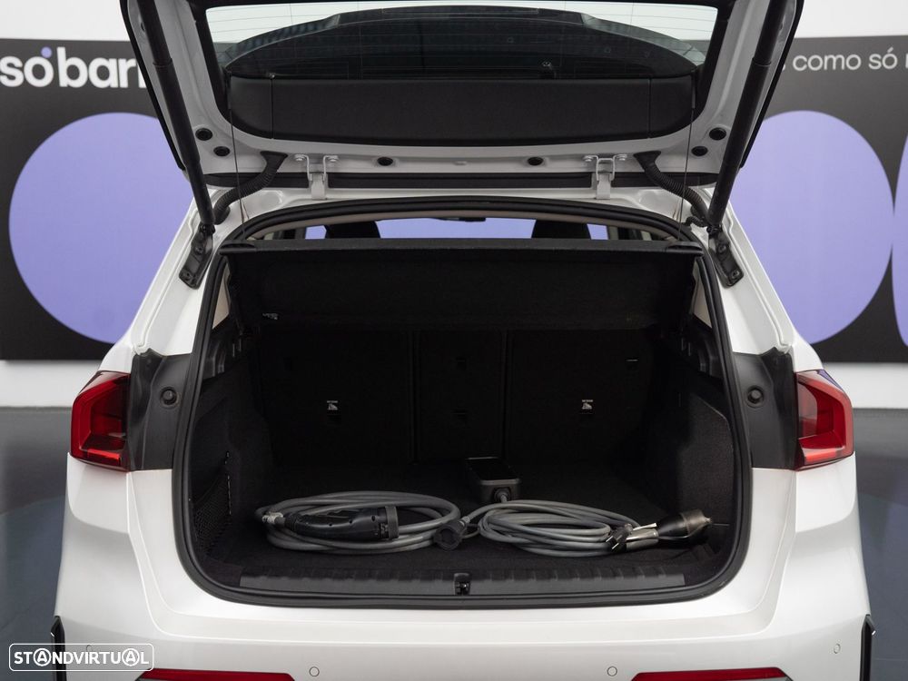 BMW iX1 xDrive30 - 12