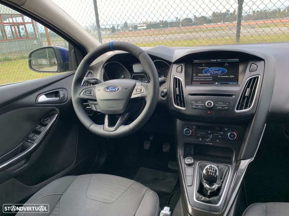 Ford Focus 1.5 TDCi Titanium ECOnetic - 32
