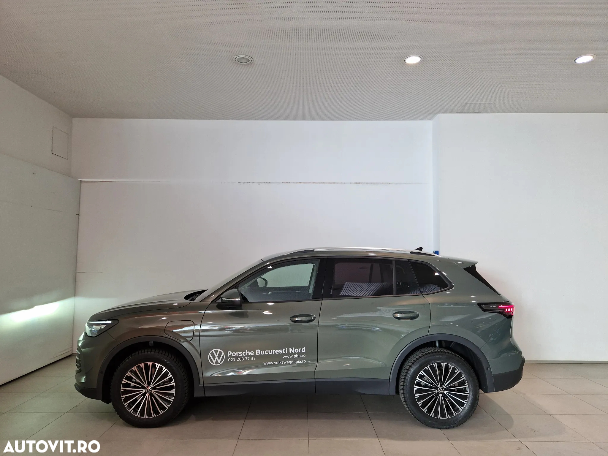 Volkswagen Tiguan - 2