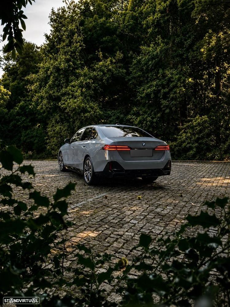 BMW 520 d Pack Desportivo M Pro — fotografia 39