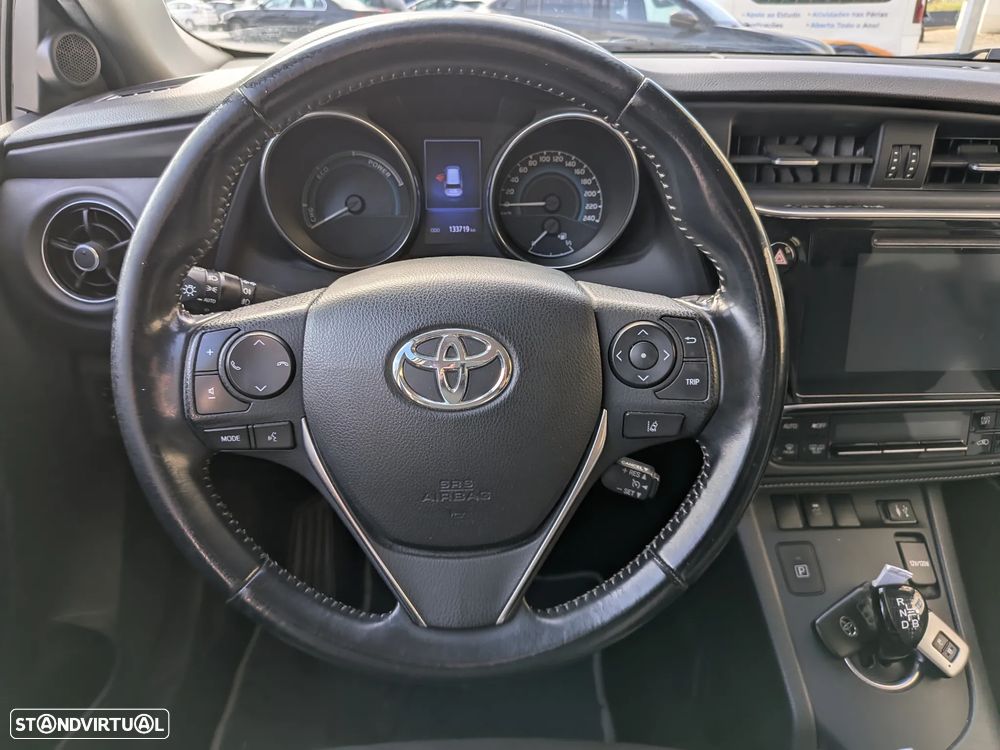 Toyota Auris Touring Sports 1.8 HSD Freestyle - 9
