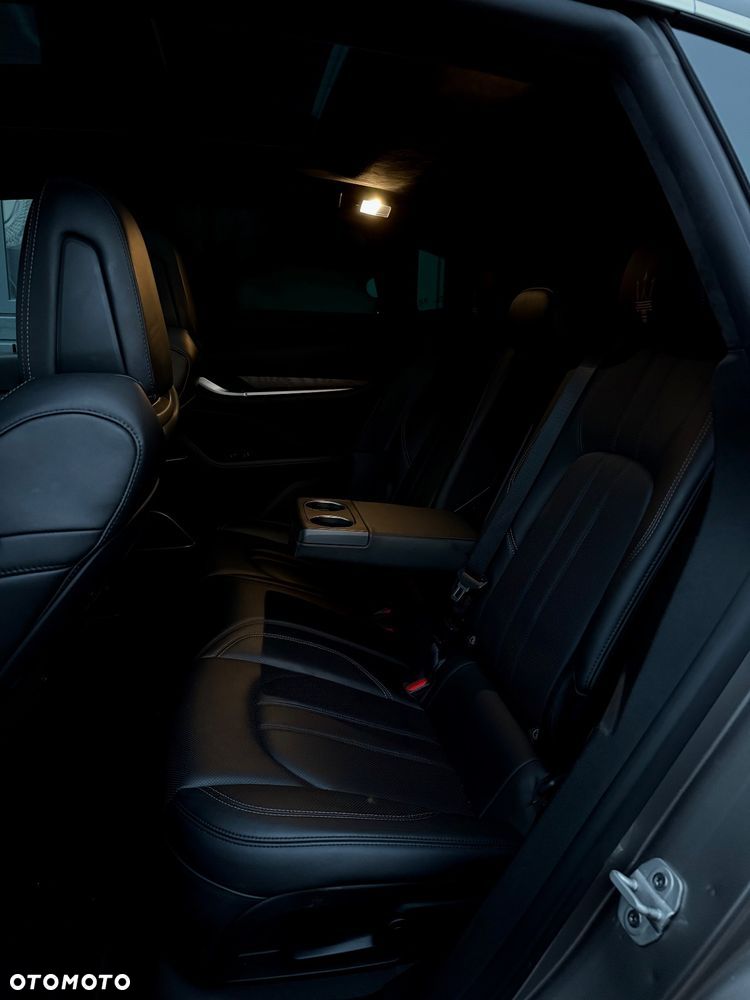 Maserati Levante Modena S - 23