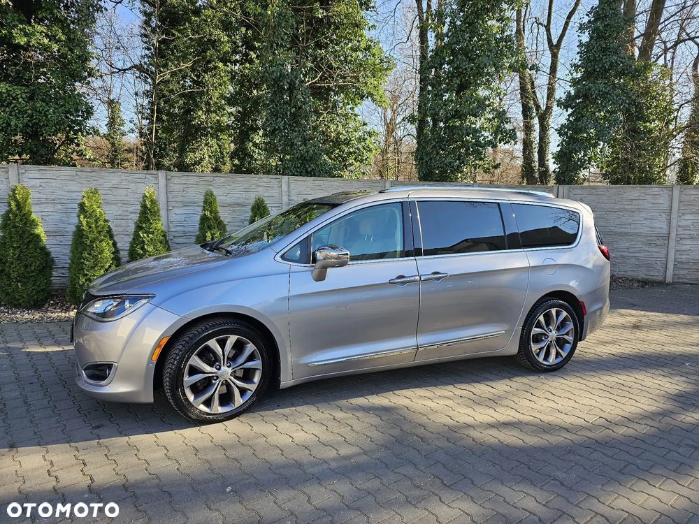 Chrysler Pacifica - 1