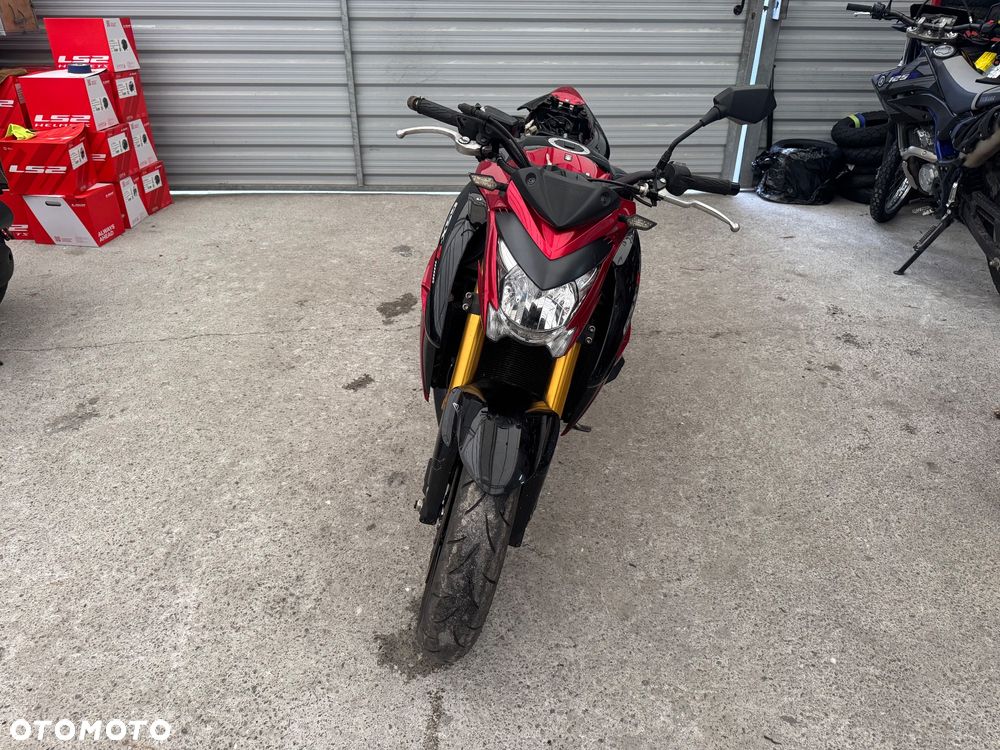 Suzuki GSX 1000 - 31