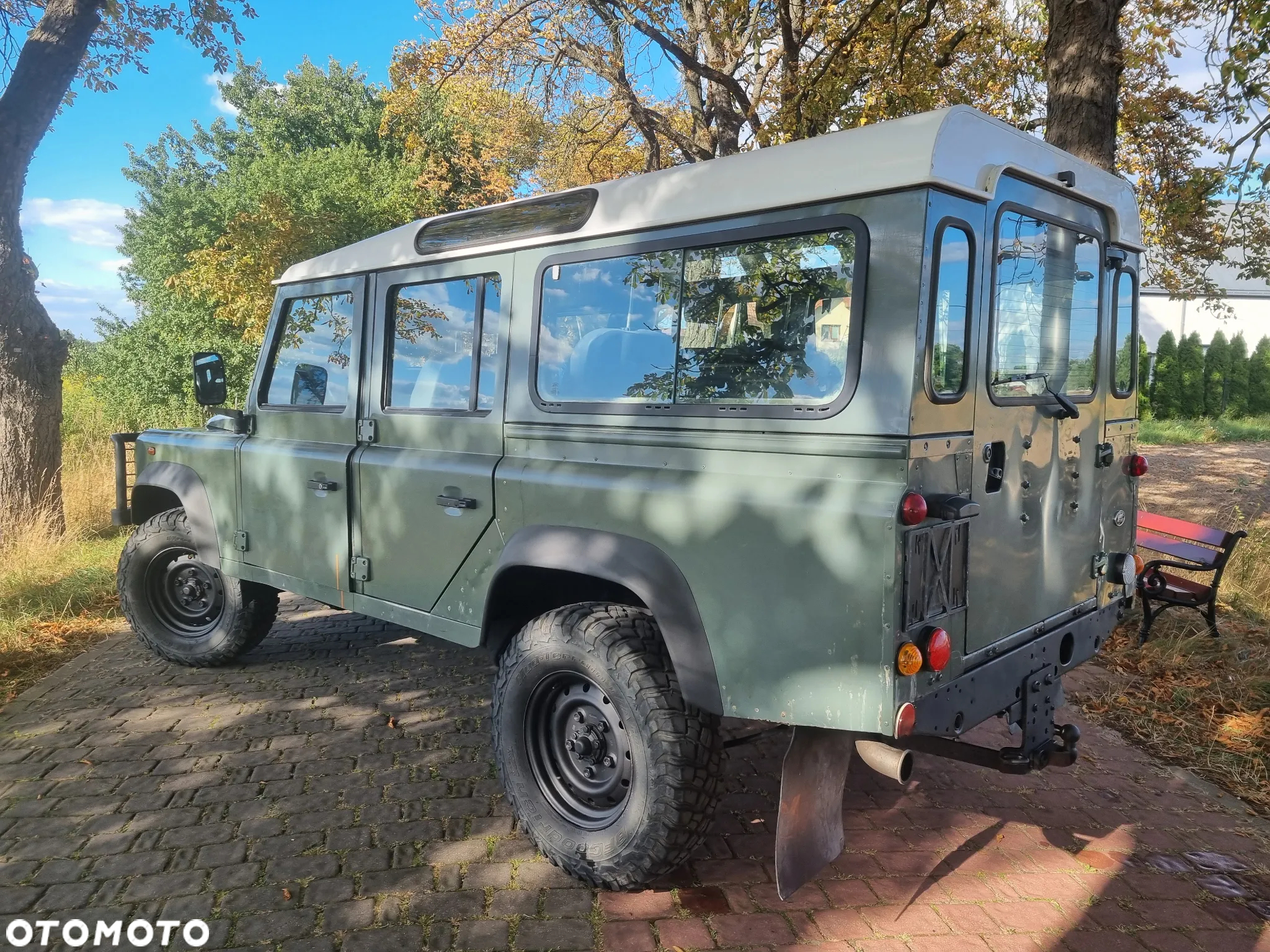 Land Rover Defender - 4