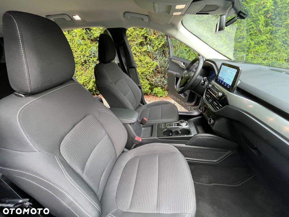 Ford Kuga - 32