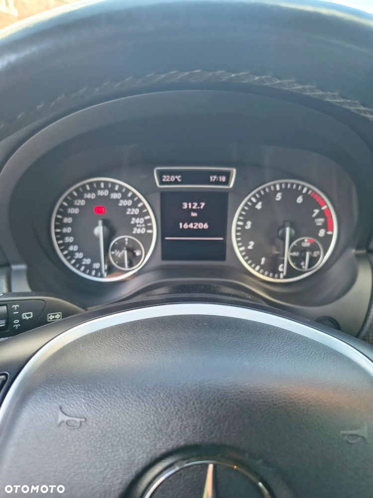 Mercedes-Benz Klasa A 180 (BlueEFFICIENCY) - 16