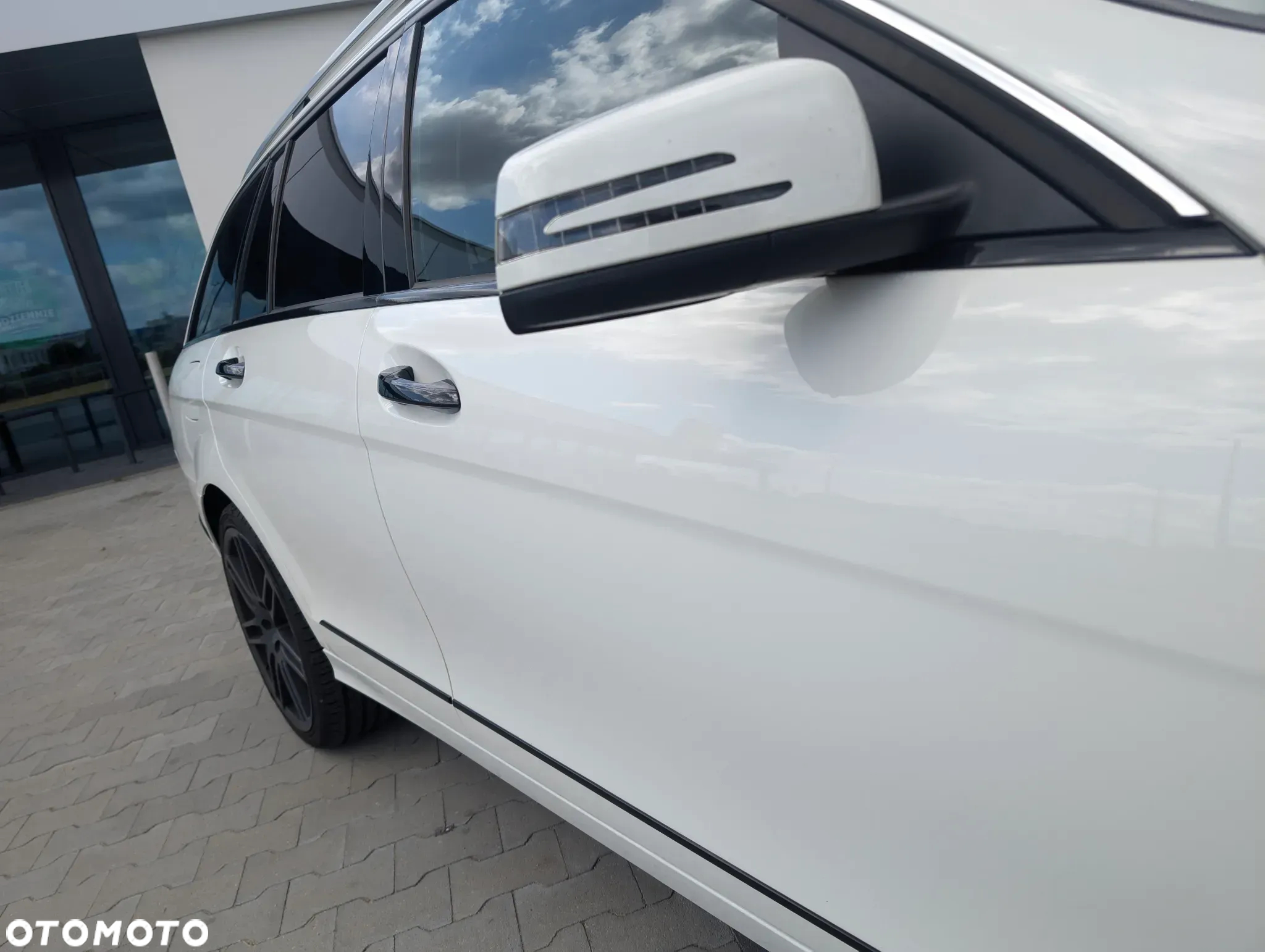 Mercedes-Benz Klasa C 180 T CGI Automatik BlueEFFICIENCY Avantgarde - 10