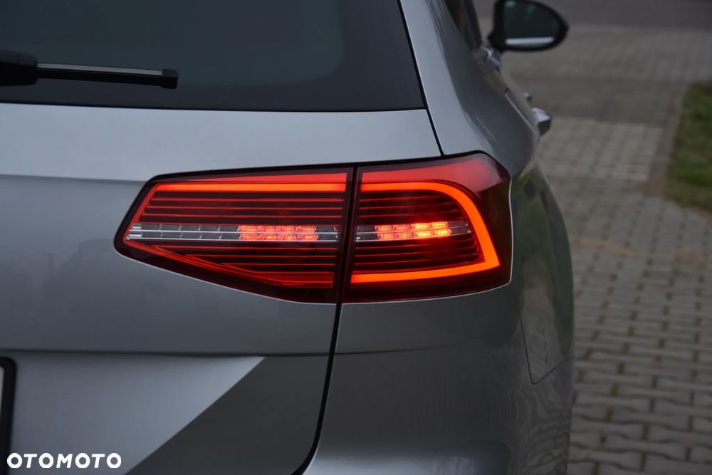 Volkswagen Passat - 11