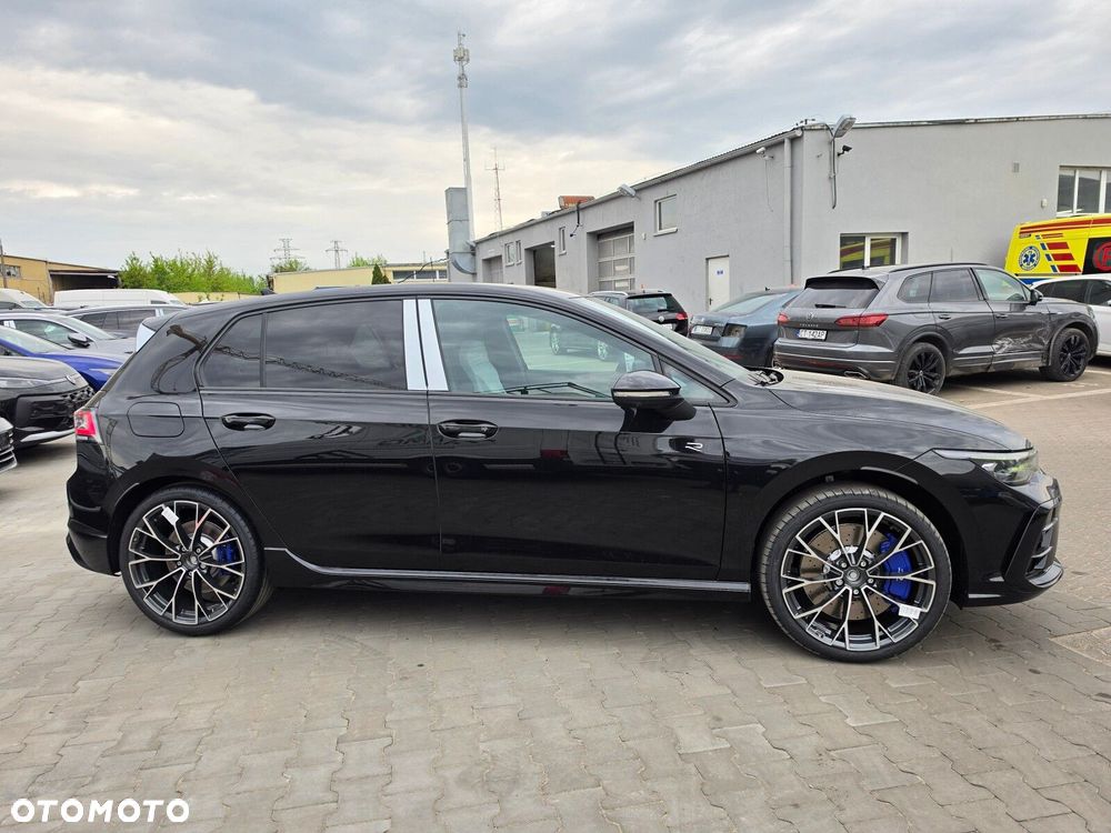 Volkswagen Golf - 8