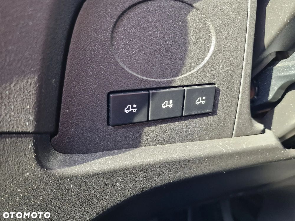 Iveco 70C18, WINDA ,14 EP, SALON PL ,Kontener, Bezwypadkowy ,7,2 T , 3.0 , Spanie z tyłu x2 - 9