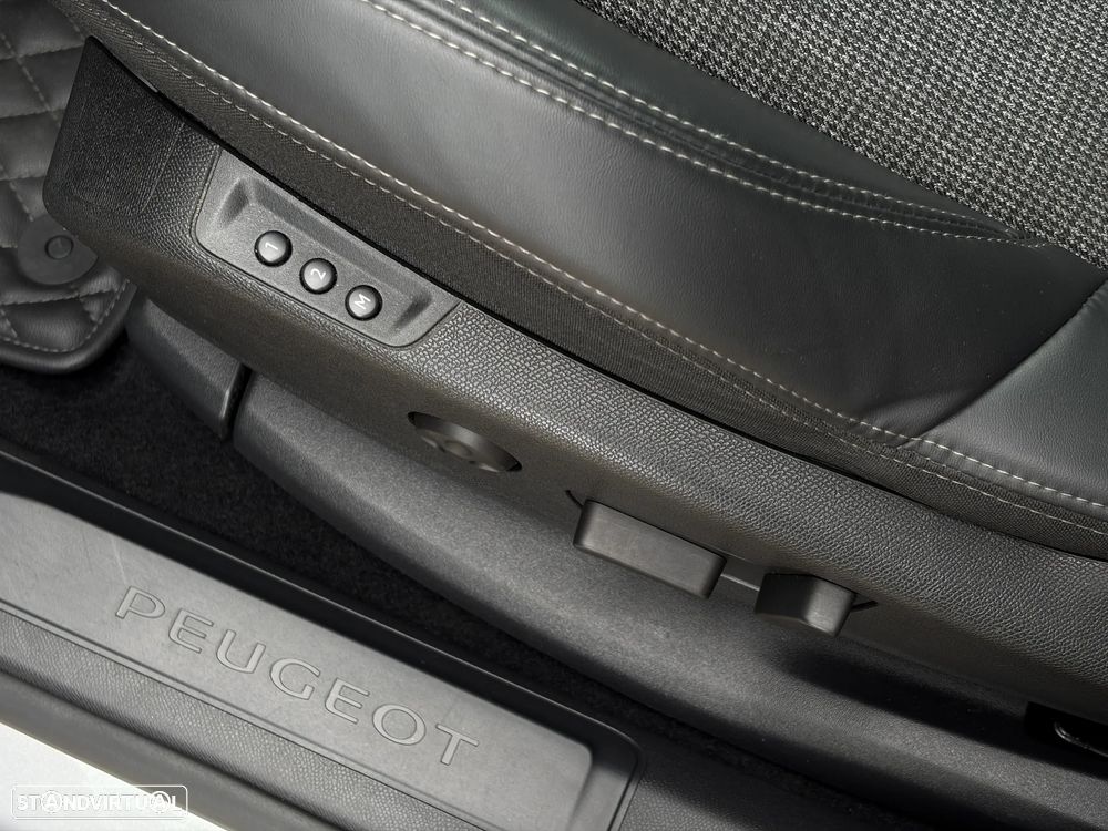 Peugeot 3008 HDi 160 Auto Allure - 30
