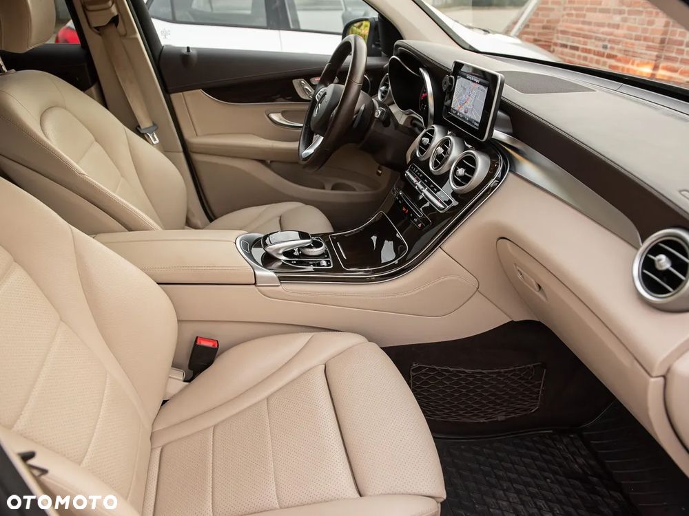 Mercedes-Benz GLC 300 4-Matic - 32