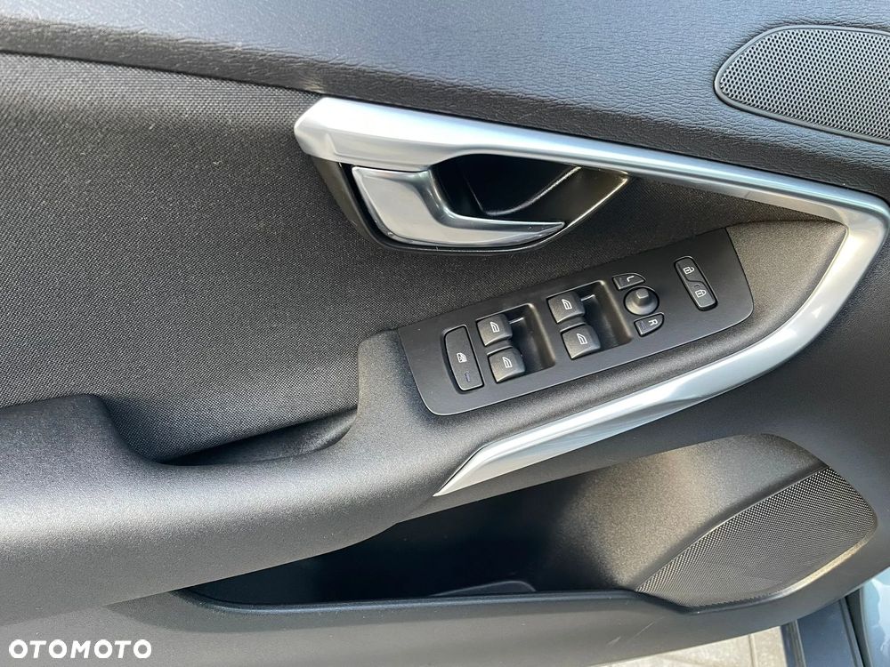 Volvo V40 D2 Summum - 15