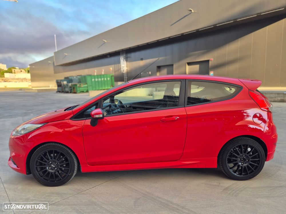 Ford Fiesta 1.6 EcoBoost c/ Pack Pele Desportiva ST - 25