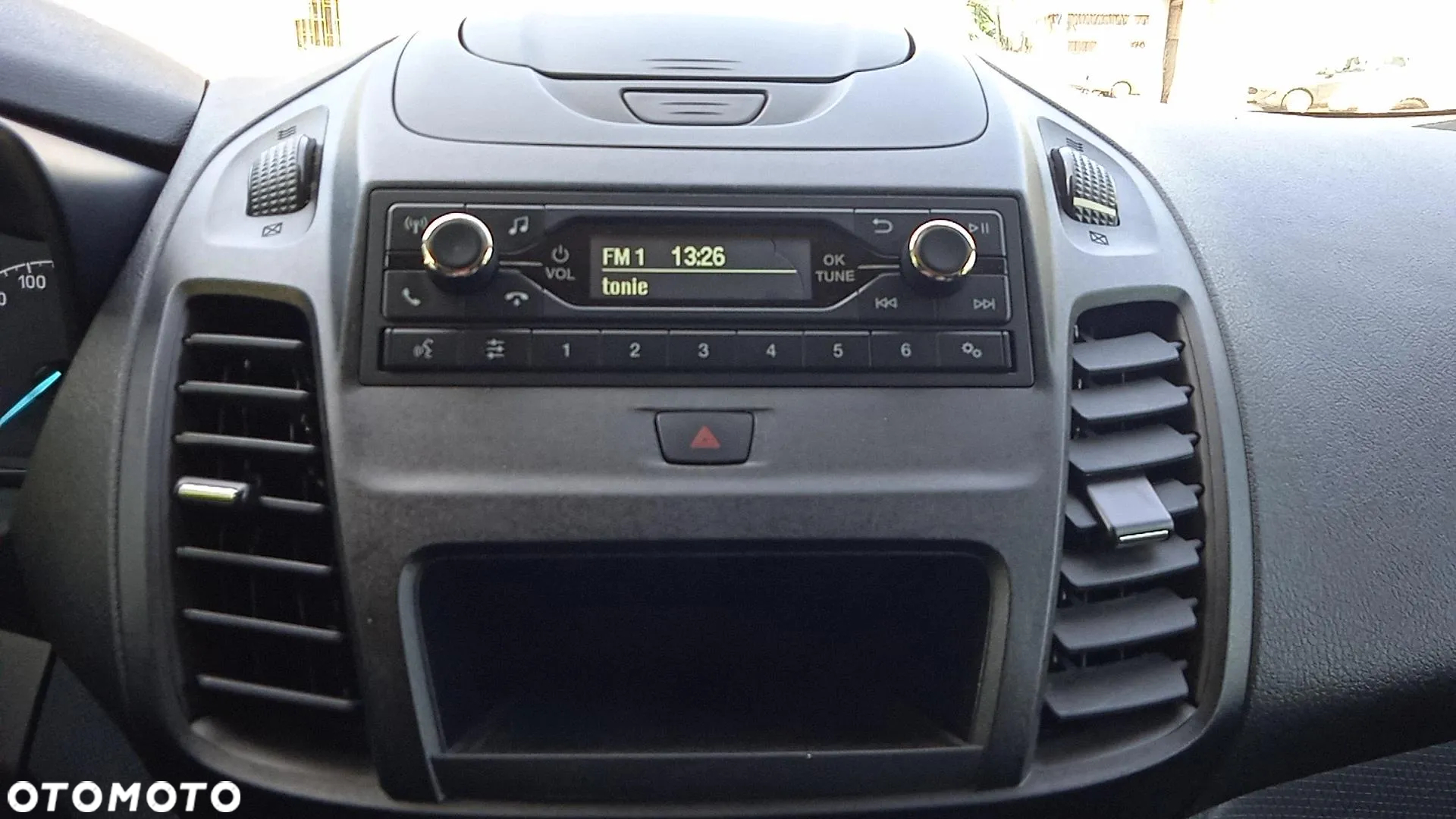 Ford Transit Connect - 14