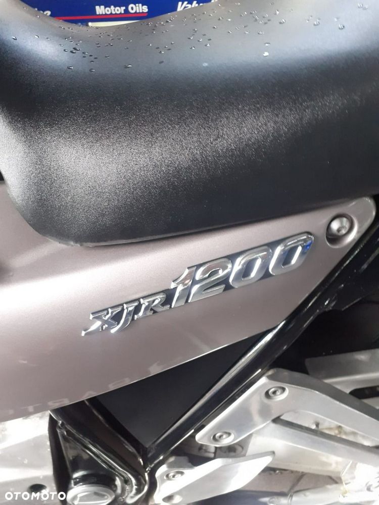 Yamaha XJR - 3