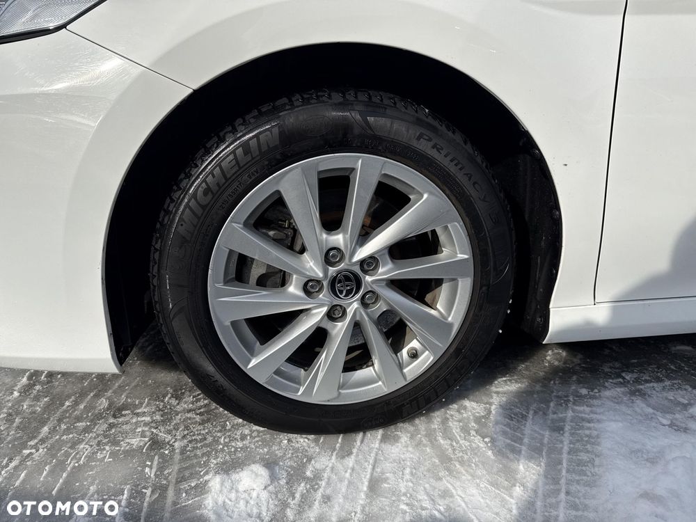 Toyota Camry 2.5 Hybrid Comfort CVT - 24