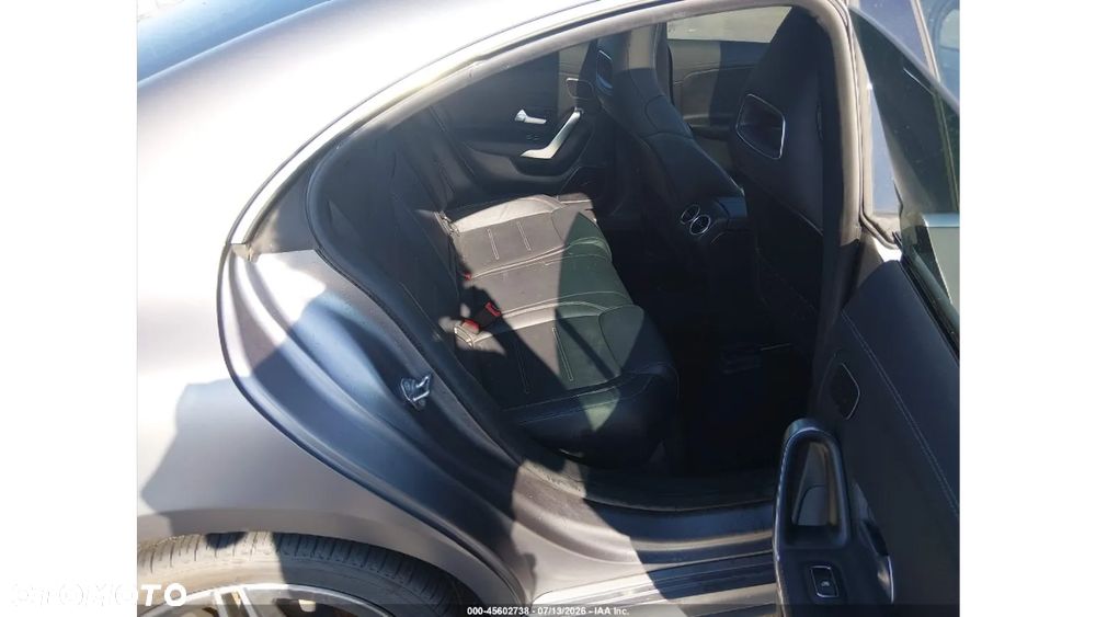 Mercedes-Benz CLA 250 4Matic 7G-DCT AMG Line - 12