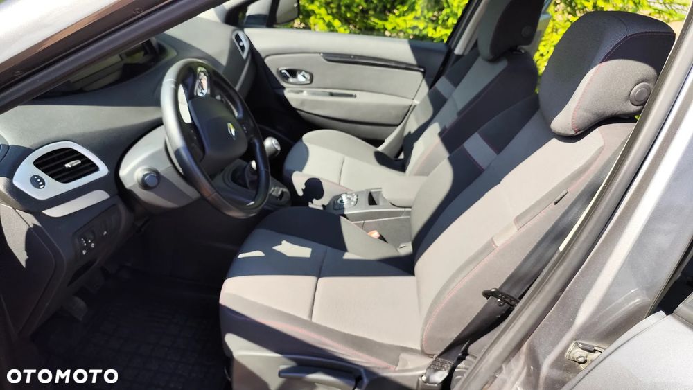 Renault Scenic 1.5 dCi Limited - 8