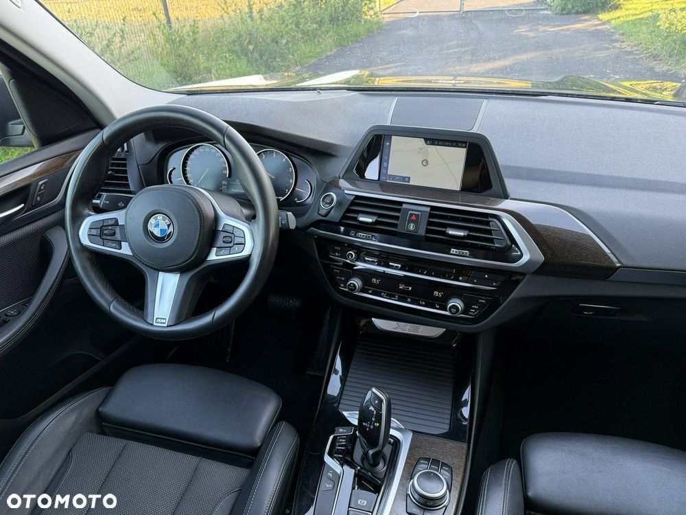 BMW X3 xDrive20i Advantage - 27
