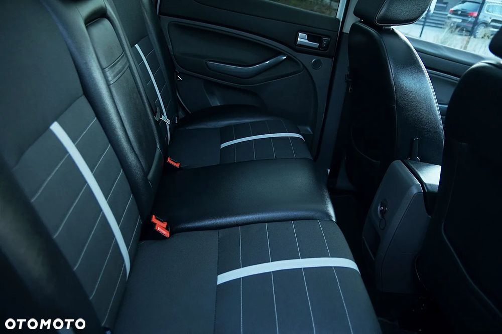 Ford Kuga - 23