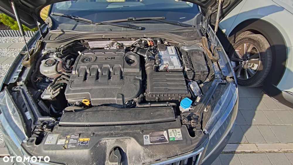 Skoda Superb 2.0 TDI L&K DSG - 8