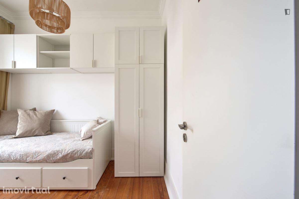Quarto - localizado em Arroios Lisbon - Grande imagem: 4/24