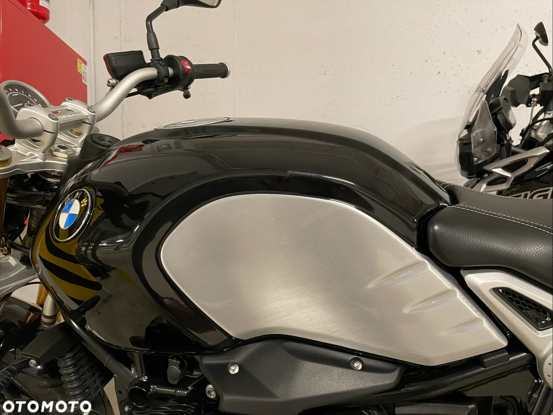 BMW R - 9