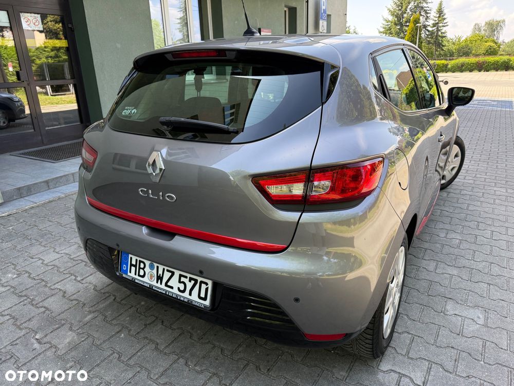 Renault Clio 1.2 16V 75 Experience - 18