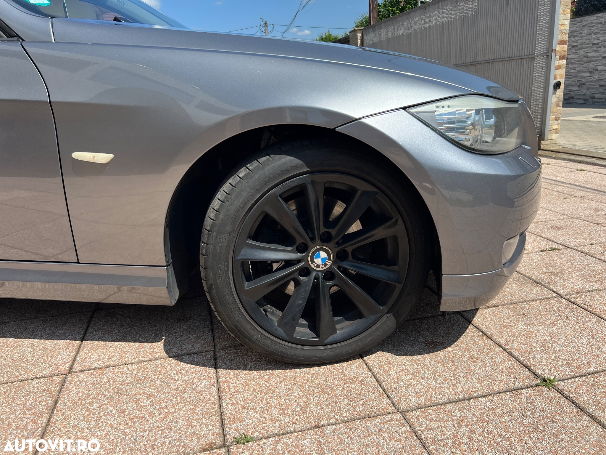 BMW Seria 3 320d DPF Touring - 14