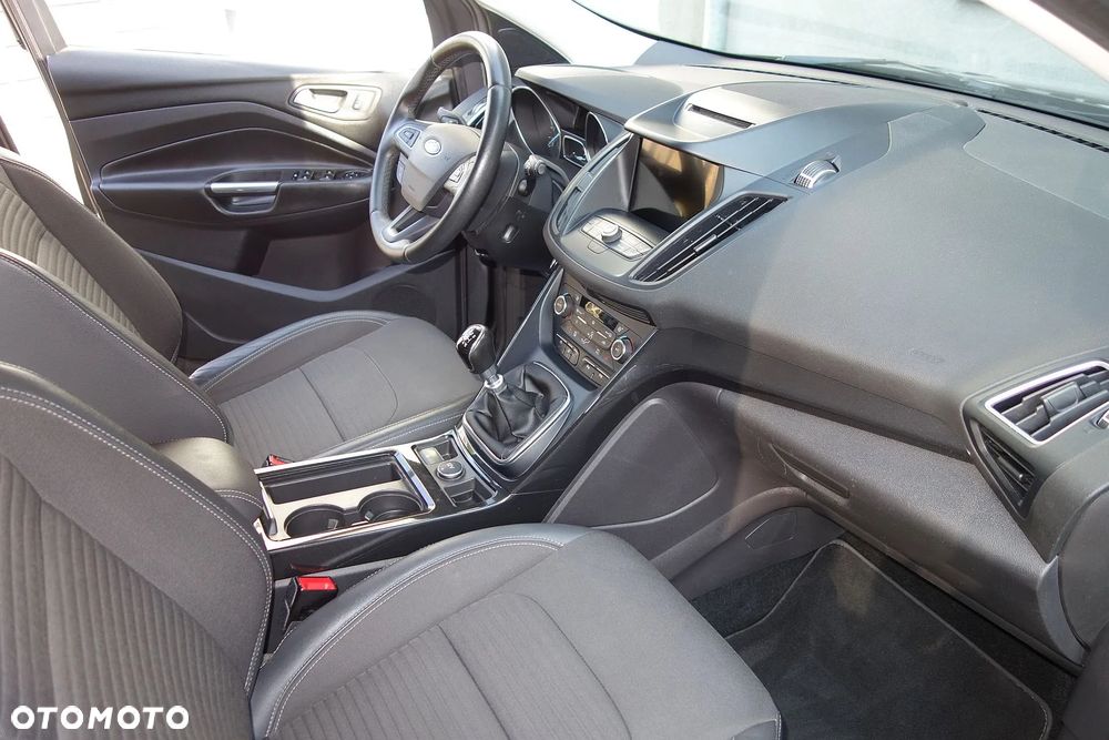 Ford Kuga 2.0 TDCi 4x4 Titanium - 27